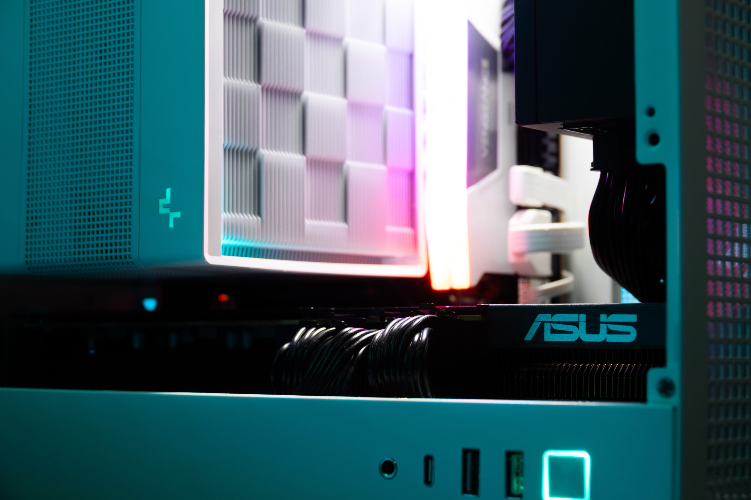 PC compacto Gana PS5 Pro