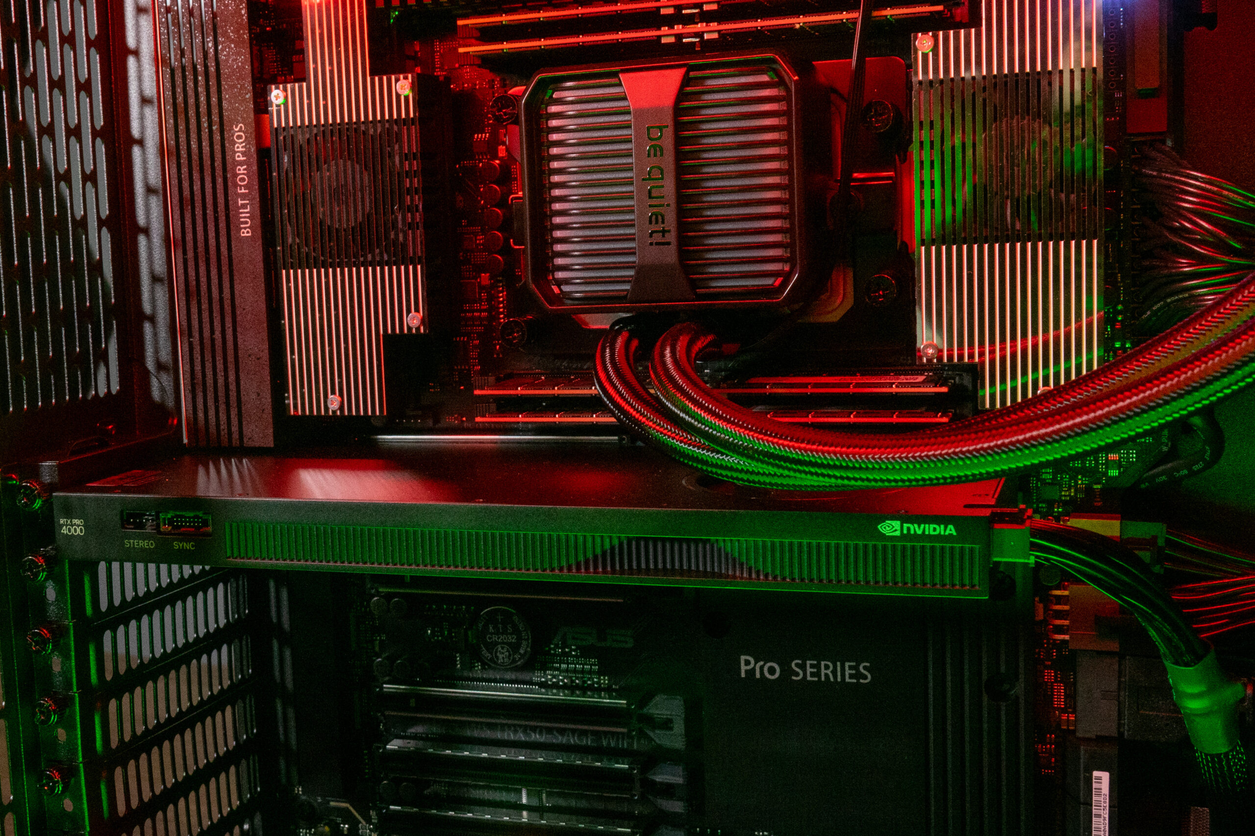 Workstation para IA iluminada