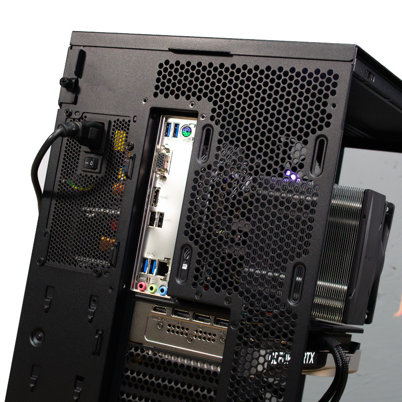 COOLPC Black IV 24Hr - Ryzen 7 5700X / GeForce RTX 5070 12GB / 32GB / SSD 1TB / W11P